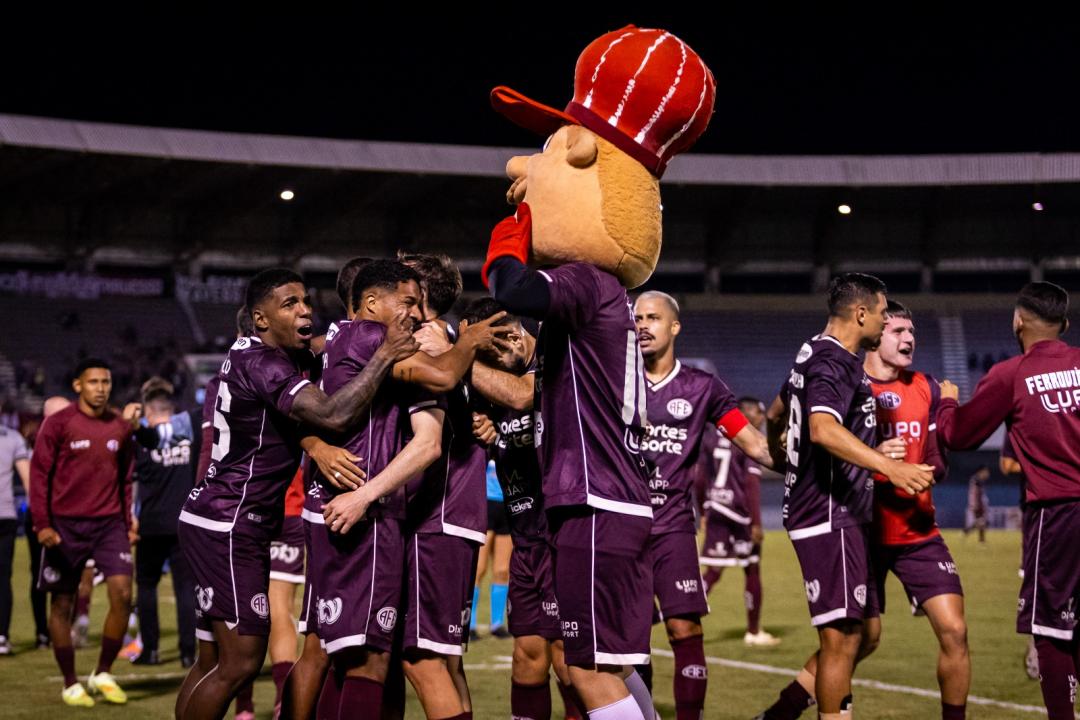 Foto 22 de 30 — Ferroviária perde para o Juventus e fica com vice da Série A2 em Araraquara